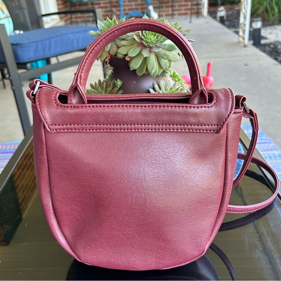 Matt & Nat Vegan Crossbody bag - EUC - Picture 2 of 3